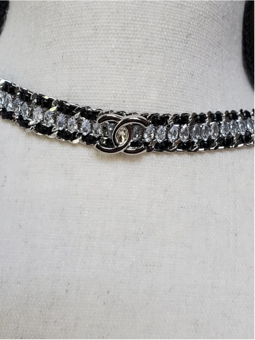 Chain Choker Size Silver and Black necklace